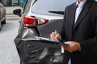 Mini guida per ispezionare la tua auto dopo un incidente stradale 
